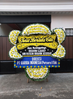 Papan Bunga Duka di Tejo Agung
