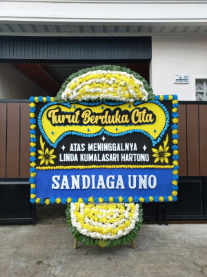 Papan Bunga Duka di Tejo Agung